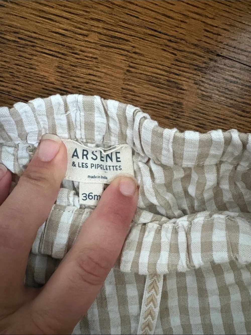 Arsene at Les Pipelettes (French)Gingham Drawstring Kids Shorts